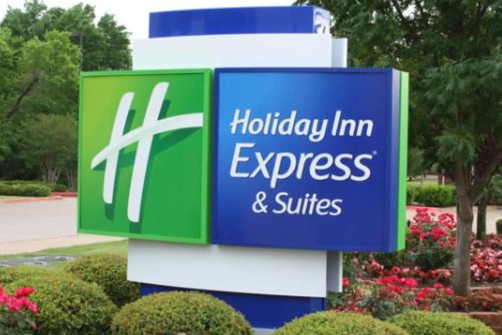 Hotel 45 of 50