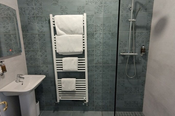 Room 93 of 116