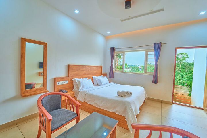 Room 4 of 37