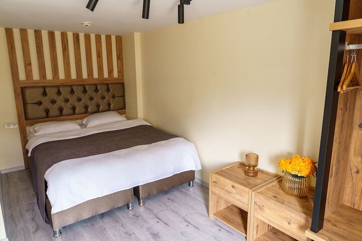 Room 5 of 60