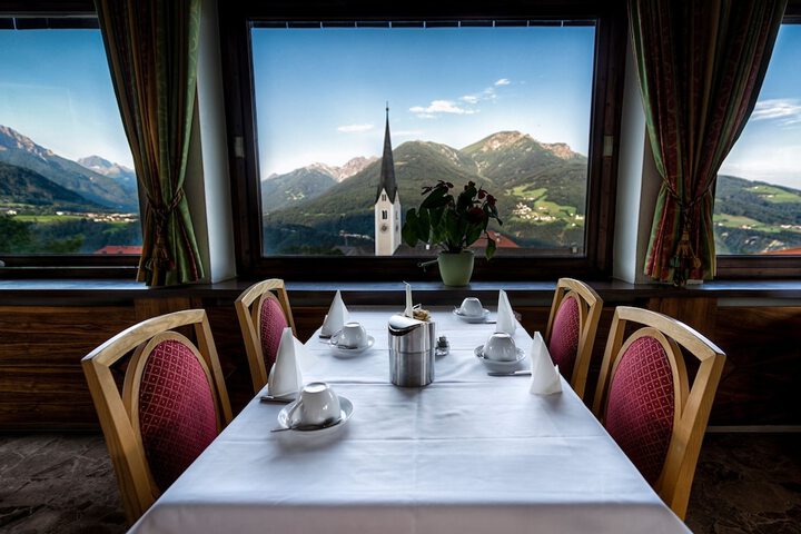 Breakfast/Coffee Service 23 of 45