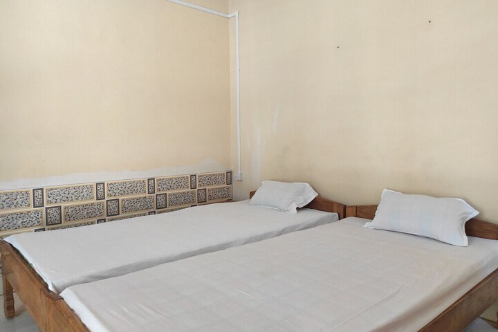 Room 12 of 31