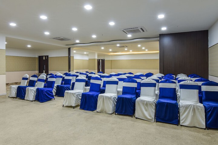 Ballroom/Hall 55 of 68
