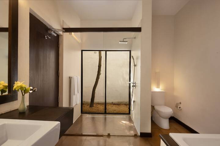 Room 5 of 52
