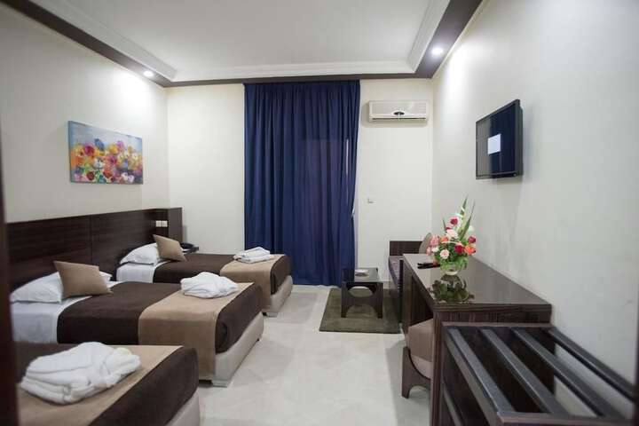Room 6 of 37
