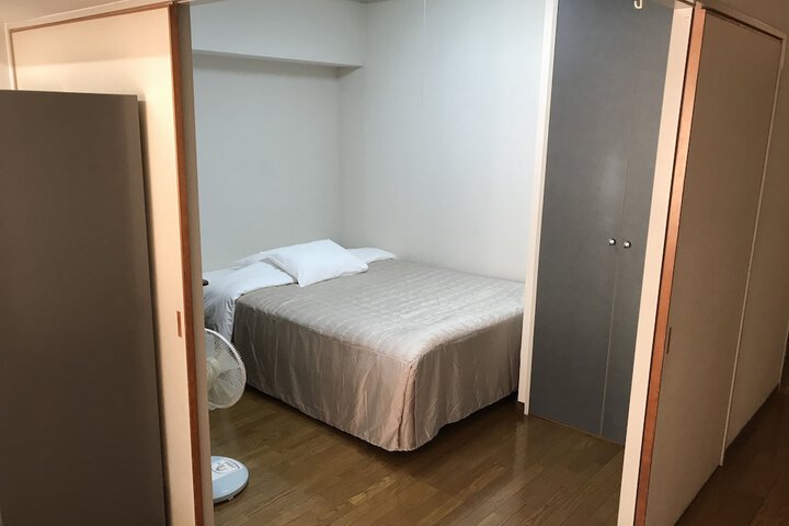 Room 33 of 81