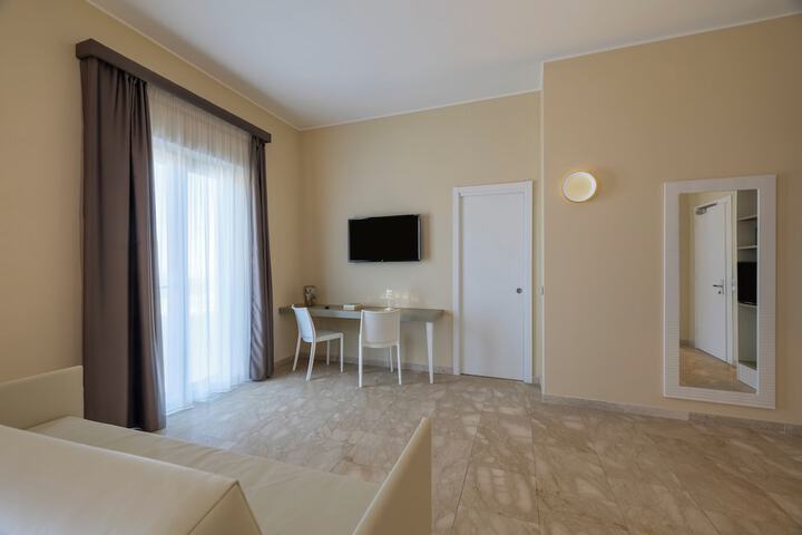 Room 42 of 128