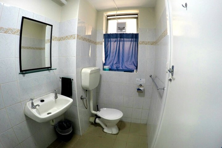Room 51 of 65