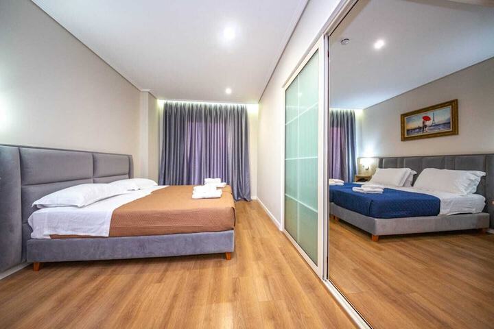 Room 27 of 61