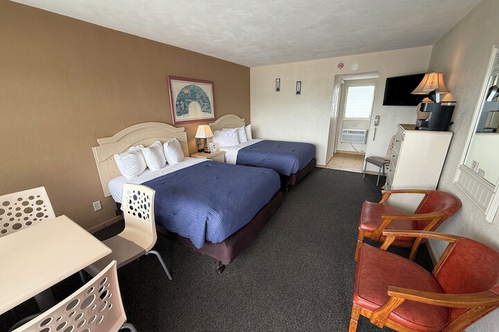 Room 3 of 33