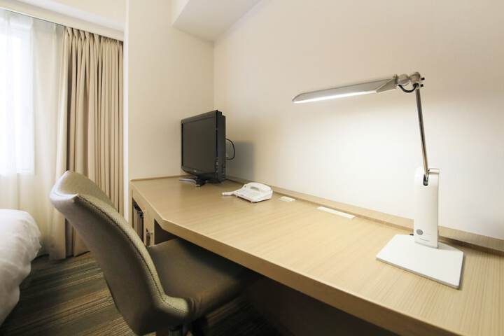 Room 25 of 53