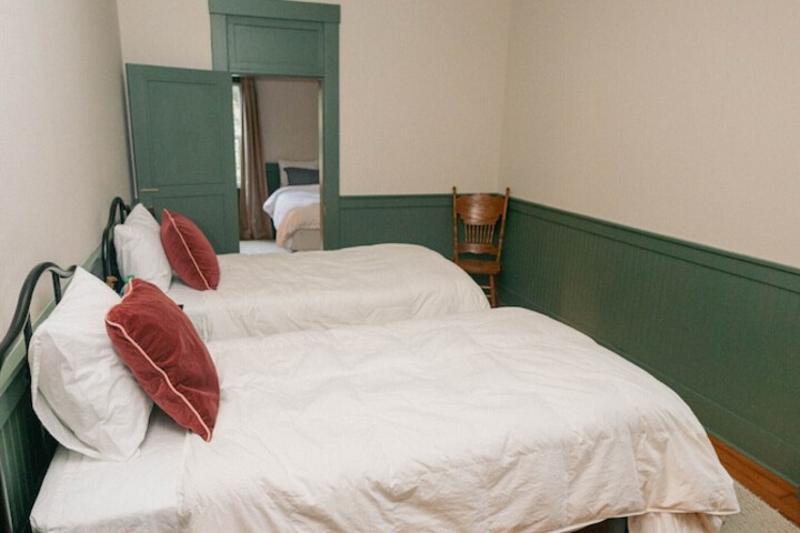 Room 7 of 49