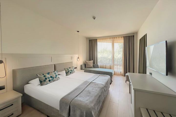 Room 4 of 47
