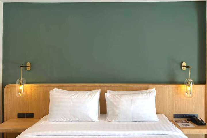 Room 8 of 31