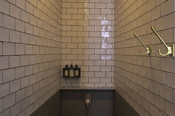 Room 26 of 33