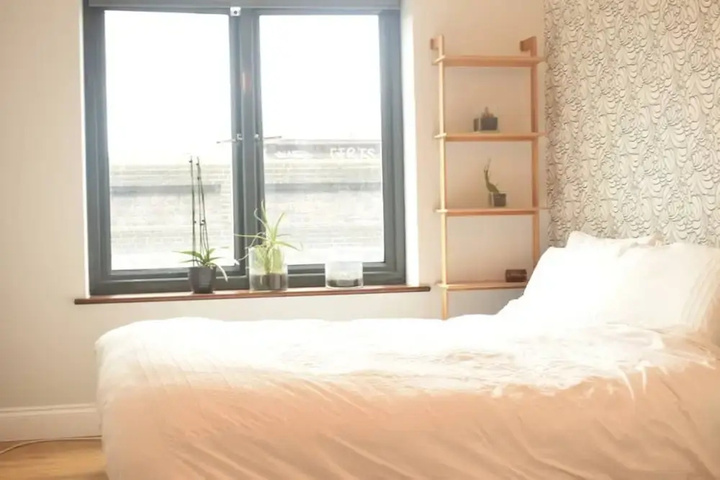 Room 5 of 13