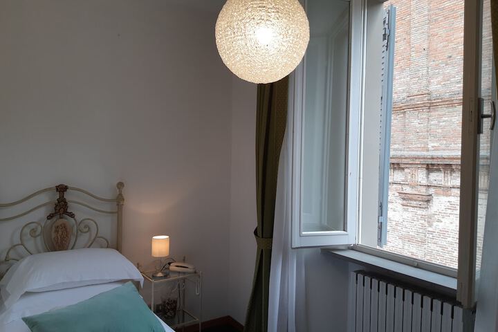 Room 9 of 50