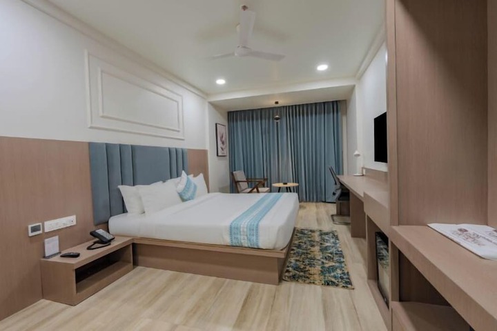 Room 14 of 28
