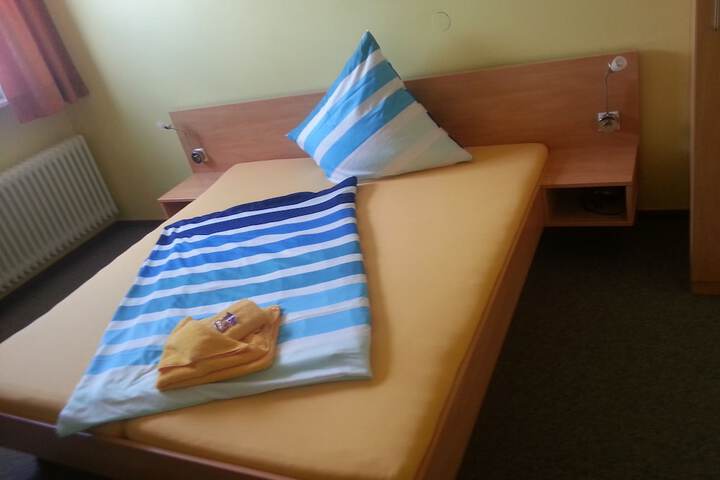 Room 10 of 38