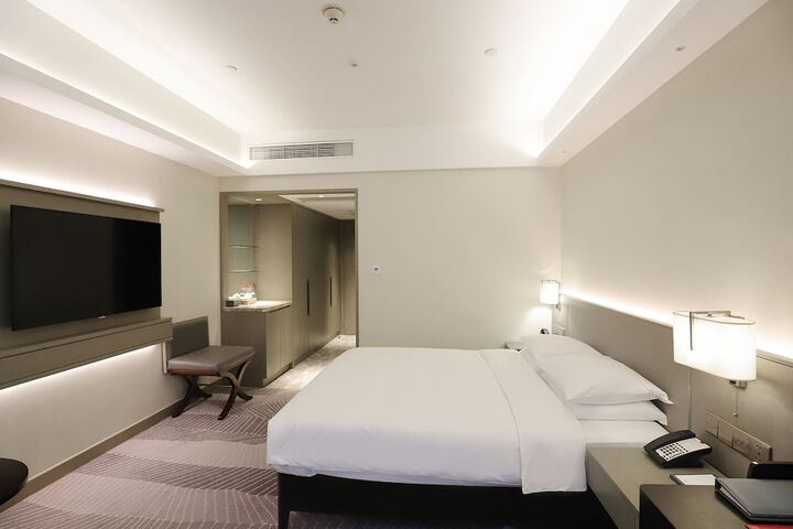 Room 19 of 66