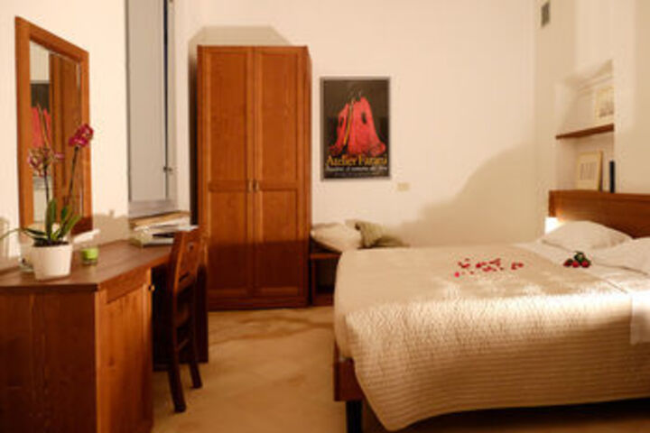 Room 16 of 38