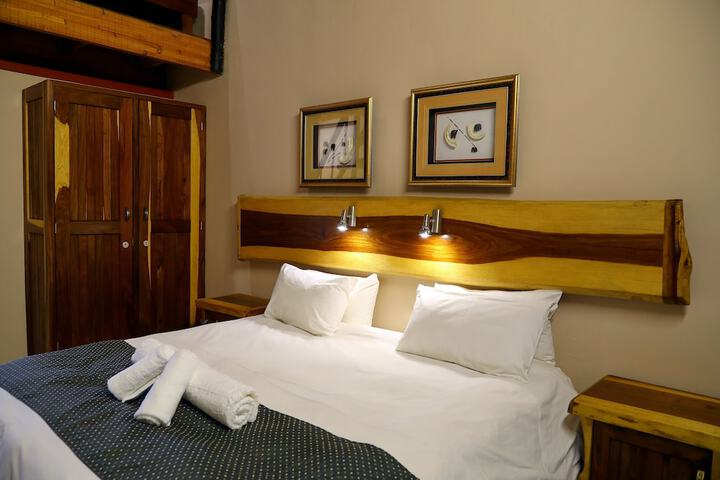 Room 5 of 37