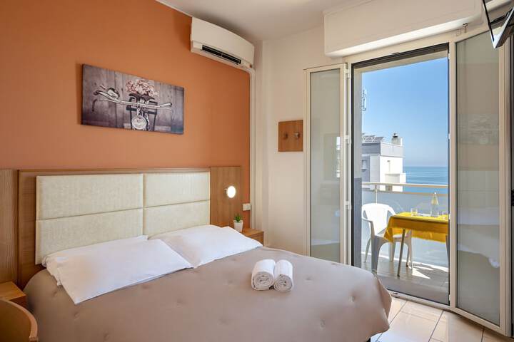 Room 8 of 46