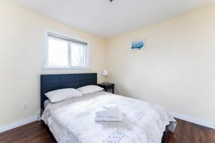 Room 2 of 3
