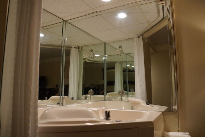 Room 2 of 19