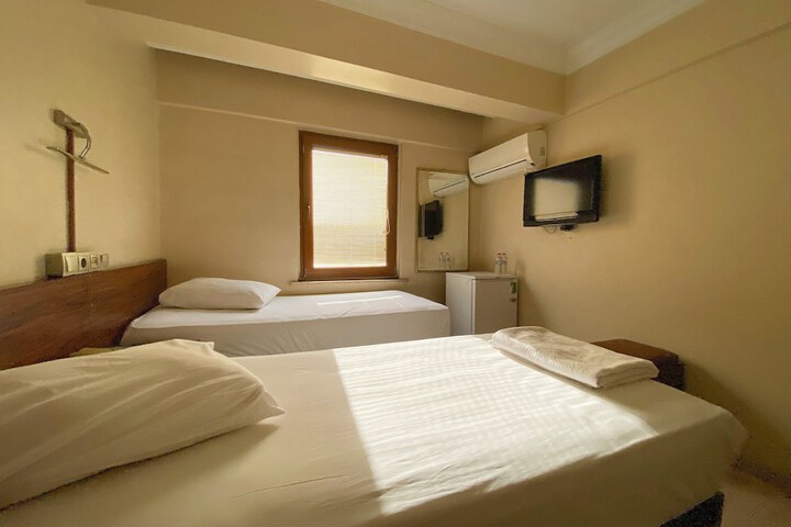 Room 8 of 37