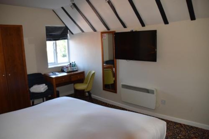 Room 4 of 5