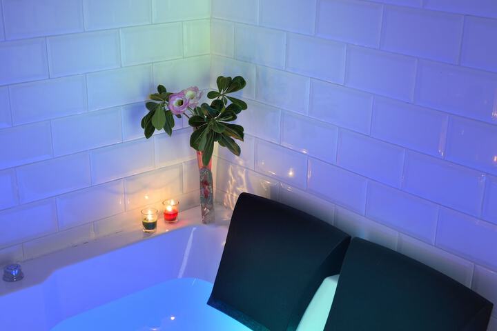 Hot Tub 52 of 79