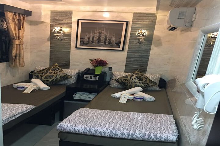 Room 44 of 61