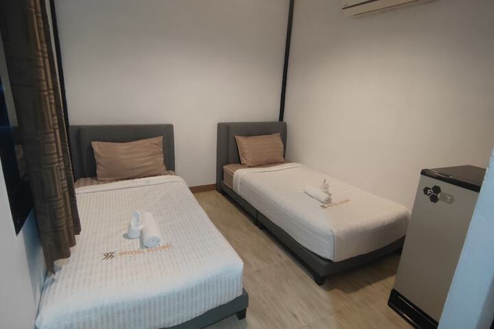 Room 7 of 30