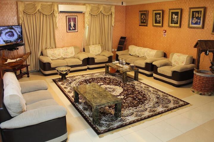 Room 7 of 16