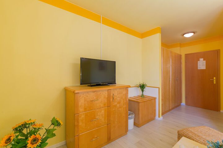 Room 10 of 46