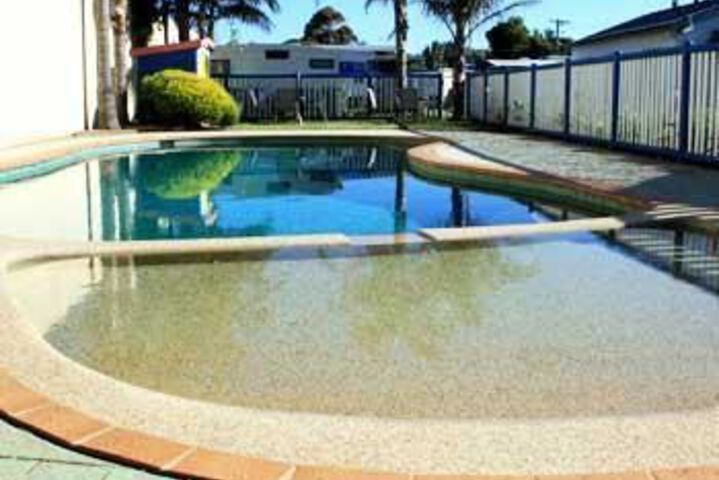 Pool 44 of 58