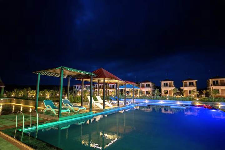 Pool 42 of 65