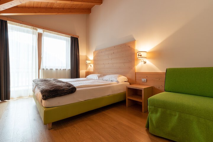 Room 3 of 38
