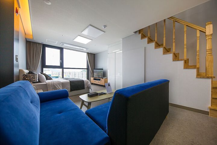 Room 15 of 65