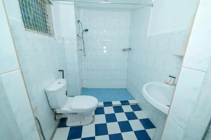 Room 9 of 11