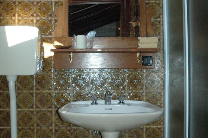 Room 12 of 41