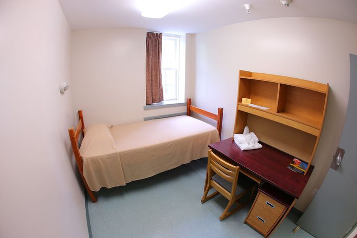 Room 6 of 69