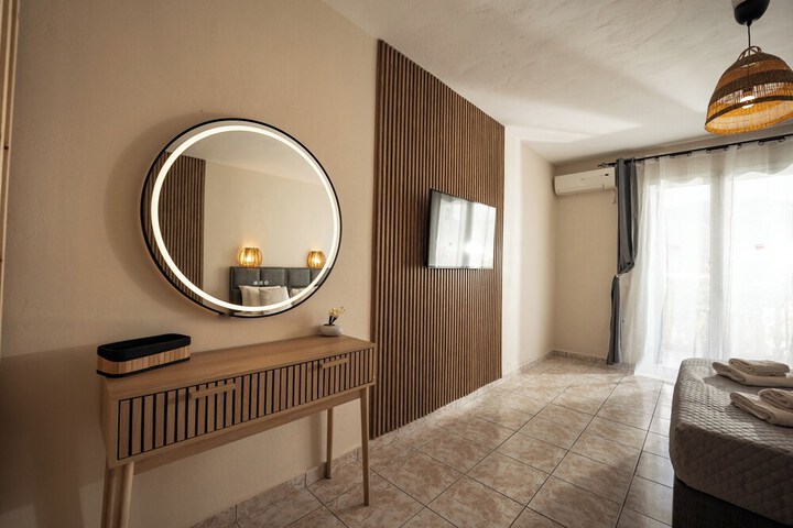 Room 8 of 31