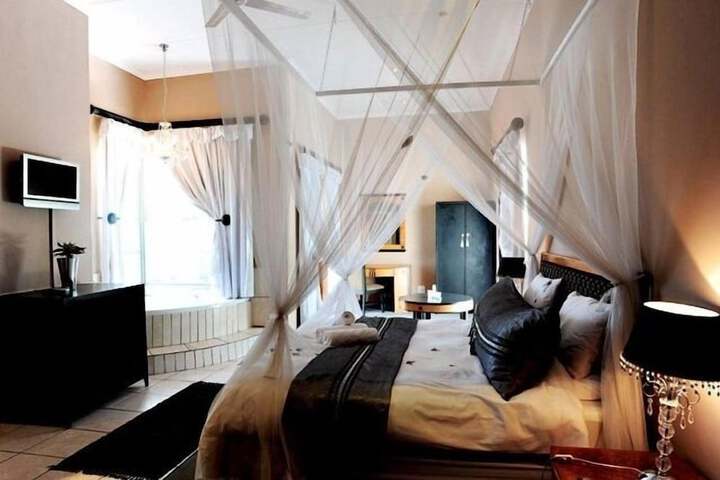 Room 4 of 37