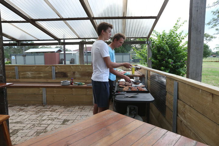 Dining 16 of 45