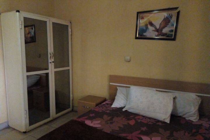 Room 8 of 17