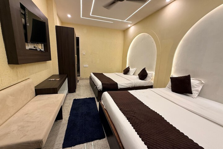 Room 5 of 19