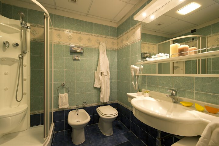 Room 15 of 47