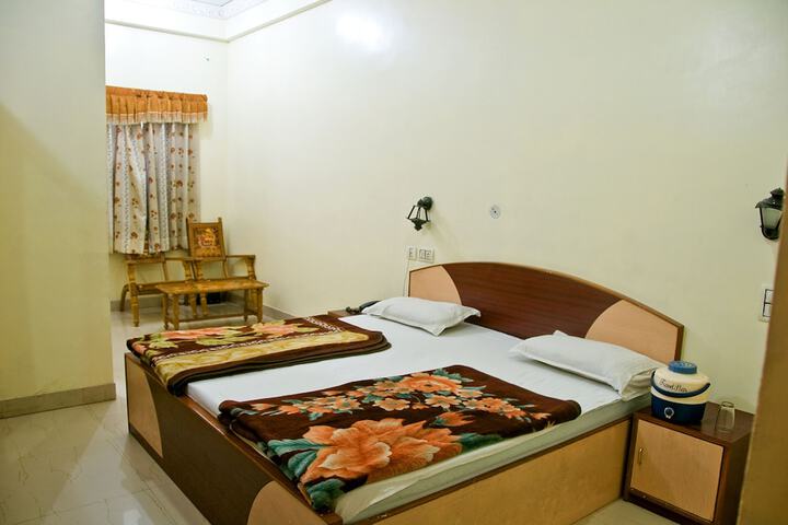Room 4 of 15